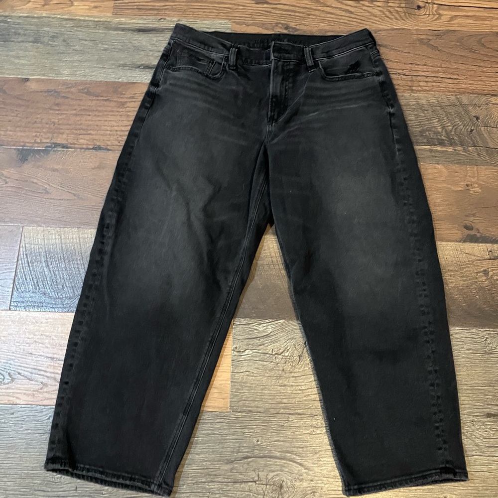 American Eagle barrel jeans